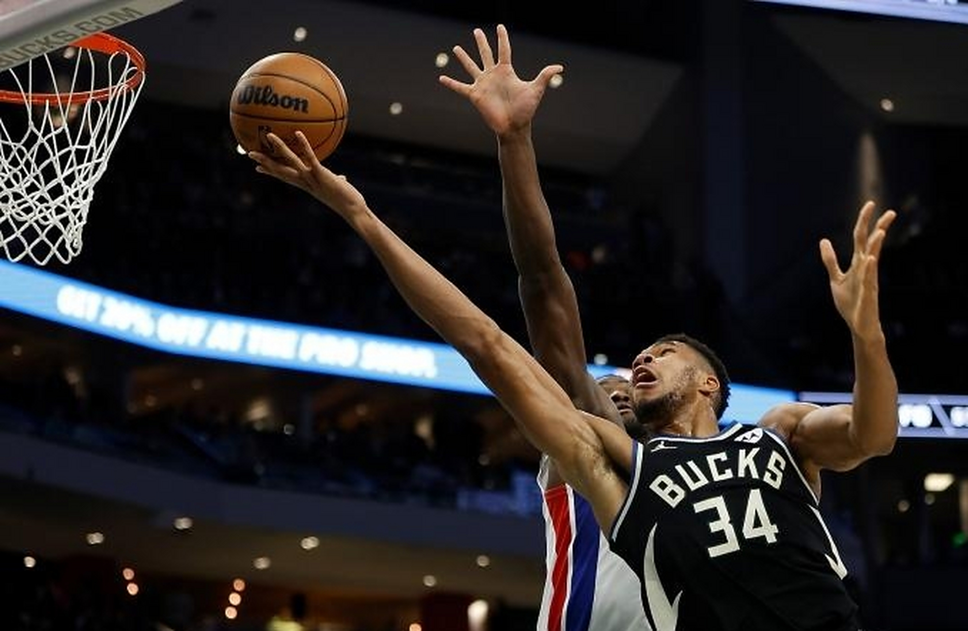 字母哥在切尔西比赛中回归赛场，势不可挡引发热议！(nba字母哥伤停)