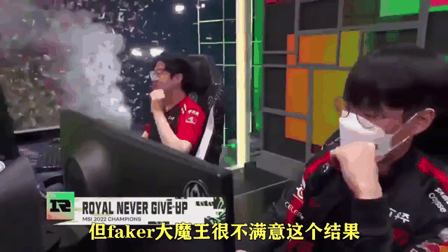 包含Faker迎来十二赛季高光表现，RNG球迷沸腾！的词条