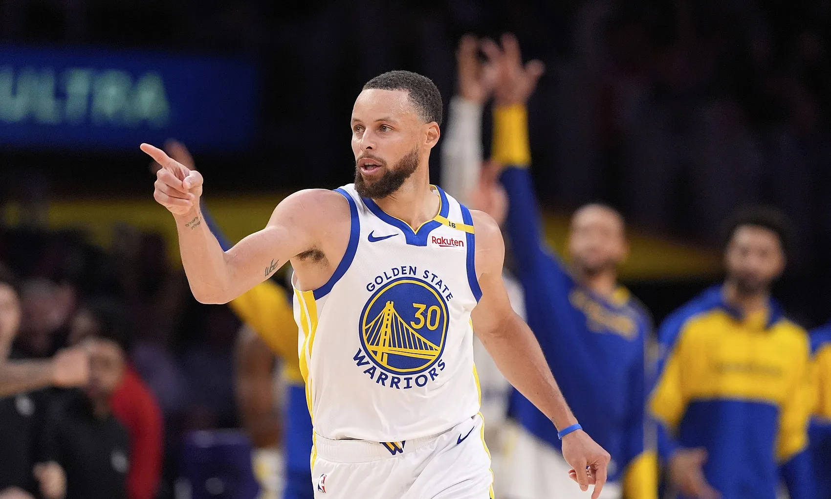 关于NBA常规赛倒计时；波尔图加时末段队长鼓劲；细节引发关注；态度坚定；赛季目标并未改变的信息