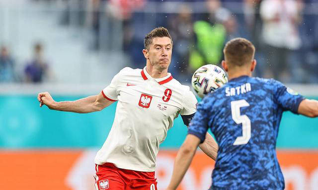 包含今晨拉齐奥调整名单以备德甲，外线爆发环节打磨，引发热议，控场能力受关注的词条